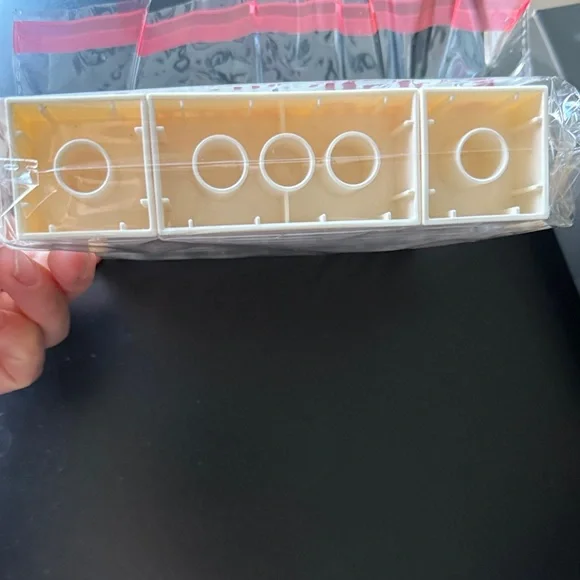 Building Block Set Jigsaw Puzzle - Black & Gold Gift Box - Picture 6 of 7